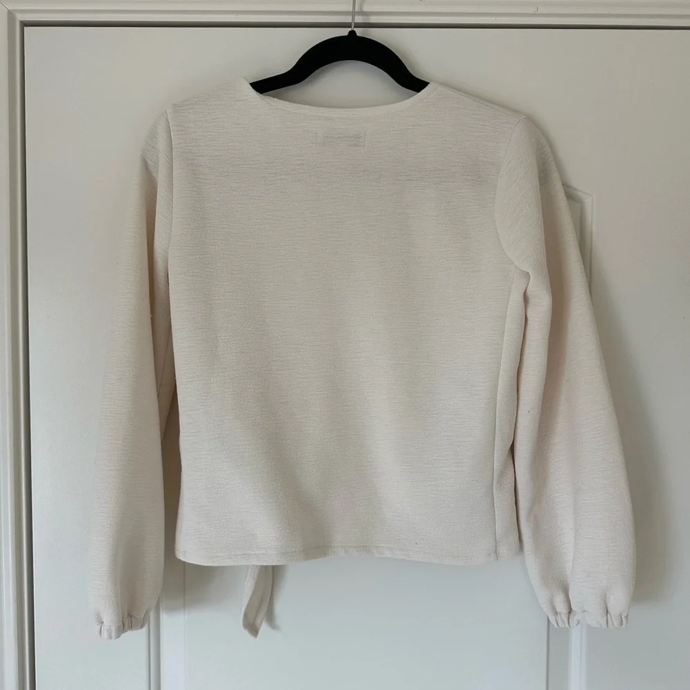 TEXTURE & THREAD MADEWELL Crepe Wrap Top Long Sleeve V-Neck White Cream Ivory S - Picture 5 of 5